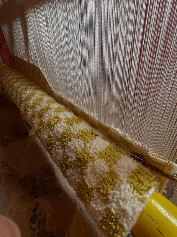 Fils de chaîne tendus sur le métier